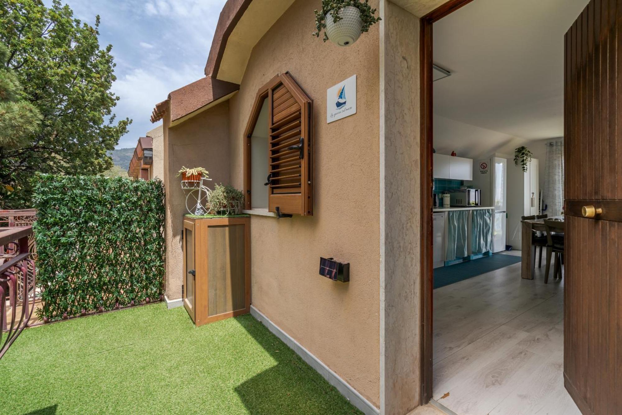 La Goccia Sul Mare Apartment Letojanni Exterior photo