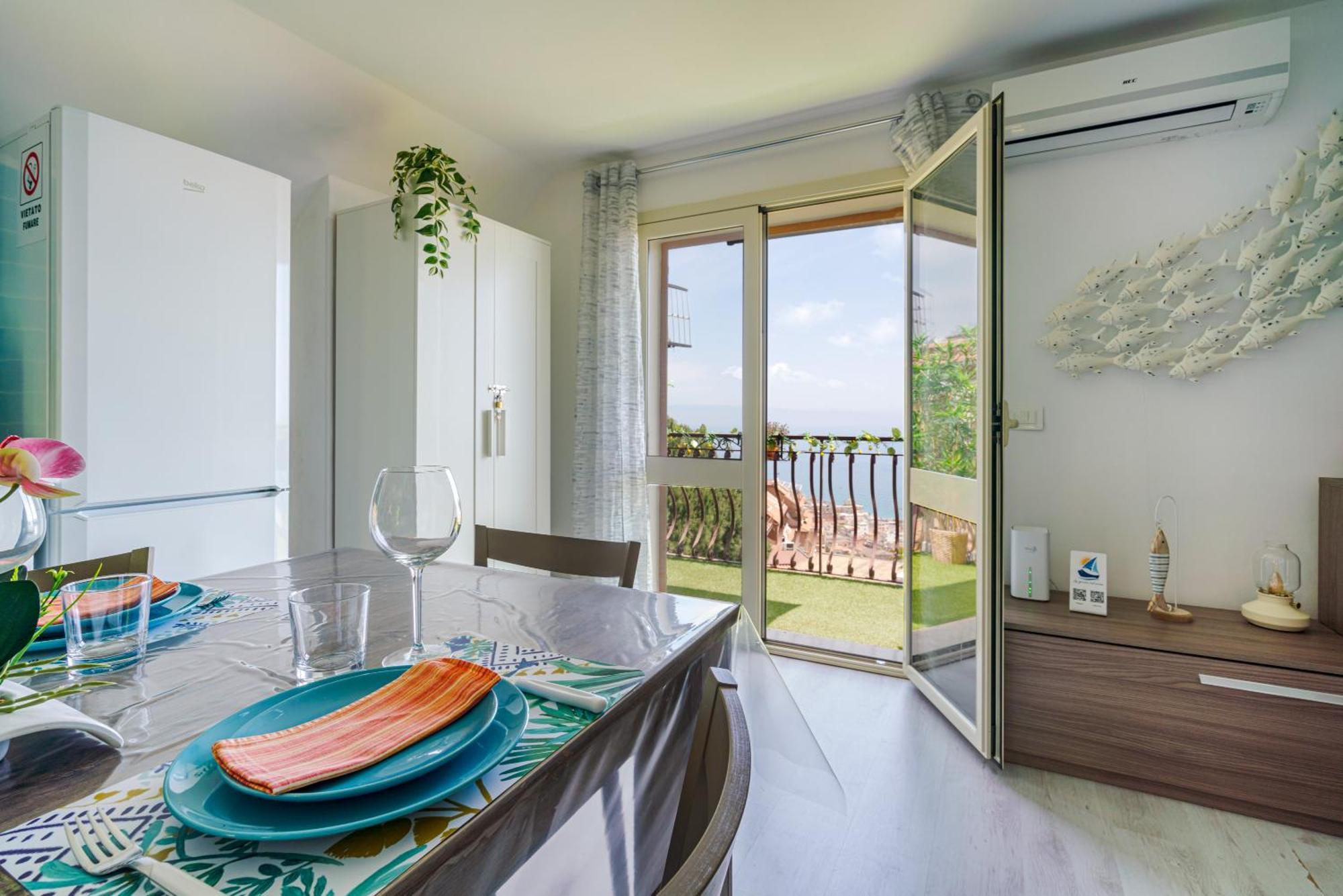 La Goccia Sul Mare Apartment Letojanni Exterior photo