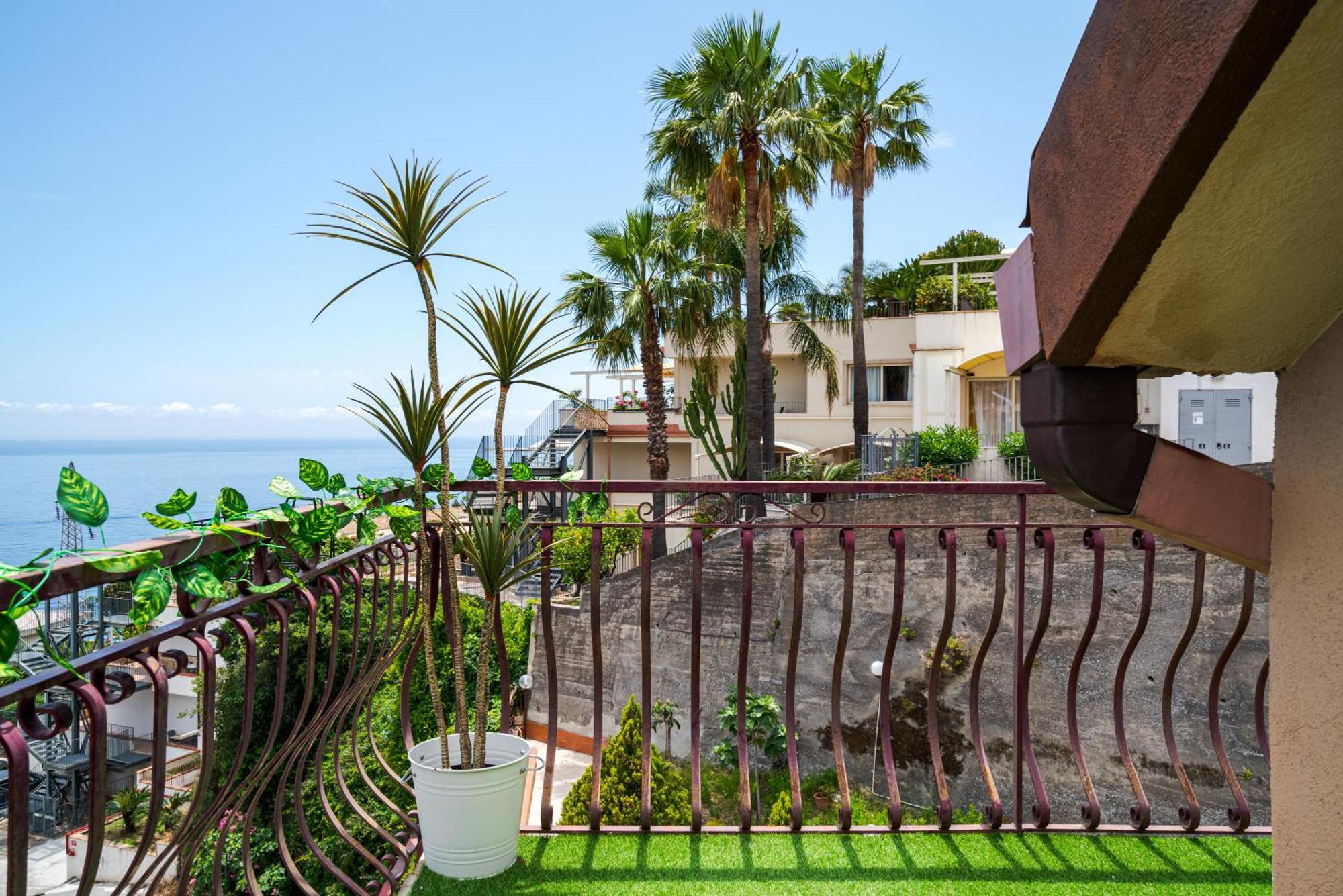 La Goccia Sul Mare Apartment Letojanni Exterior photo