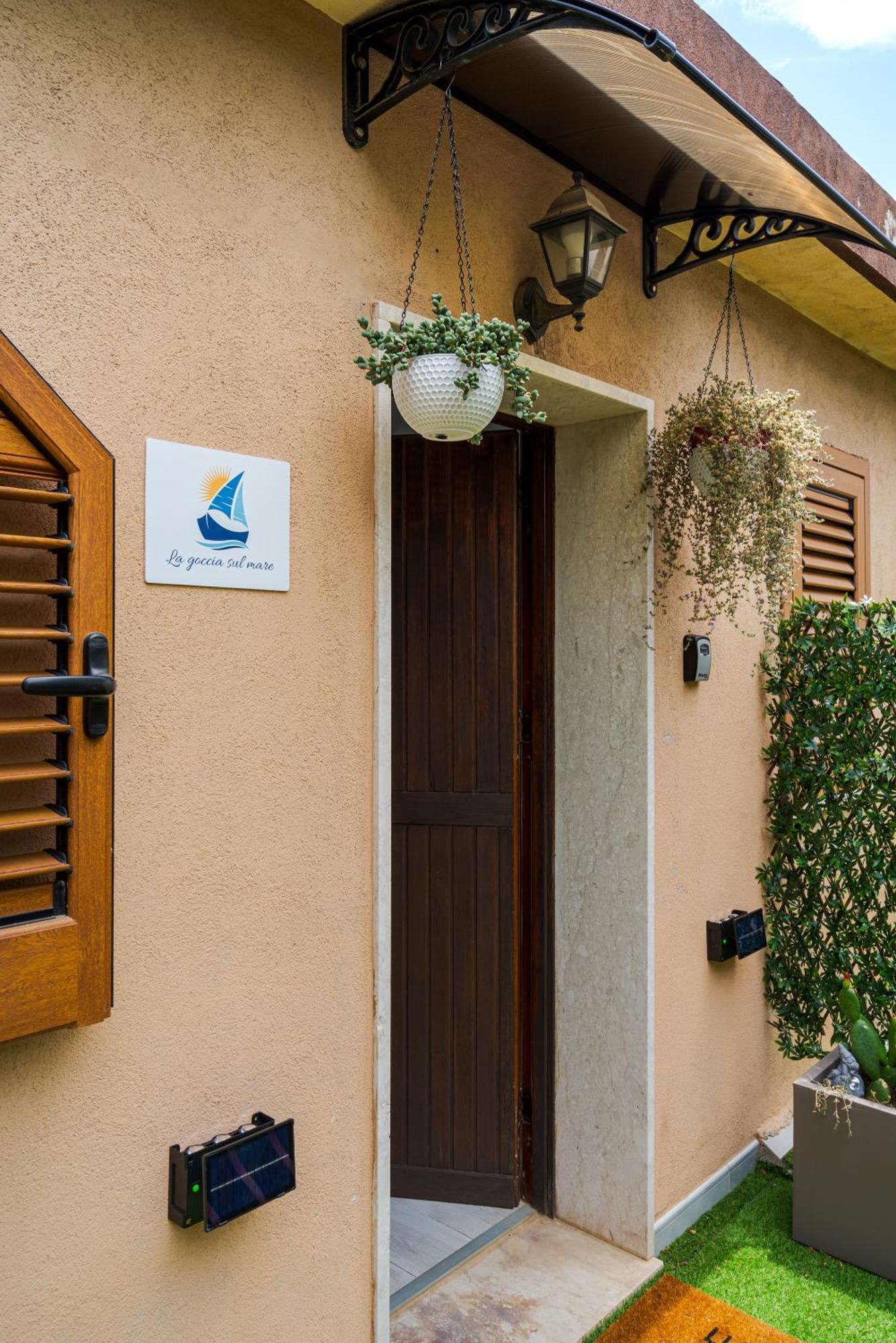 La Goccia Sul Mare Apartment Letojanni Exterior photo