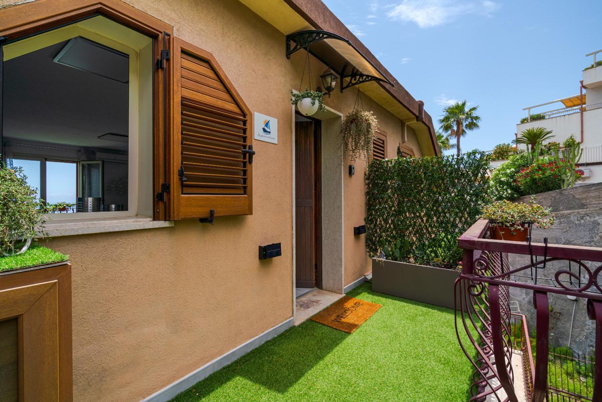 La Goccia Sul Mare Apartment Letojanni Exterior photo