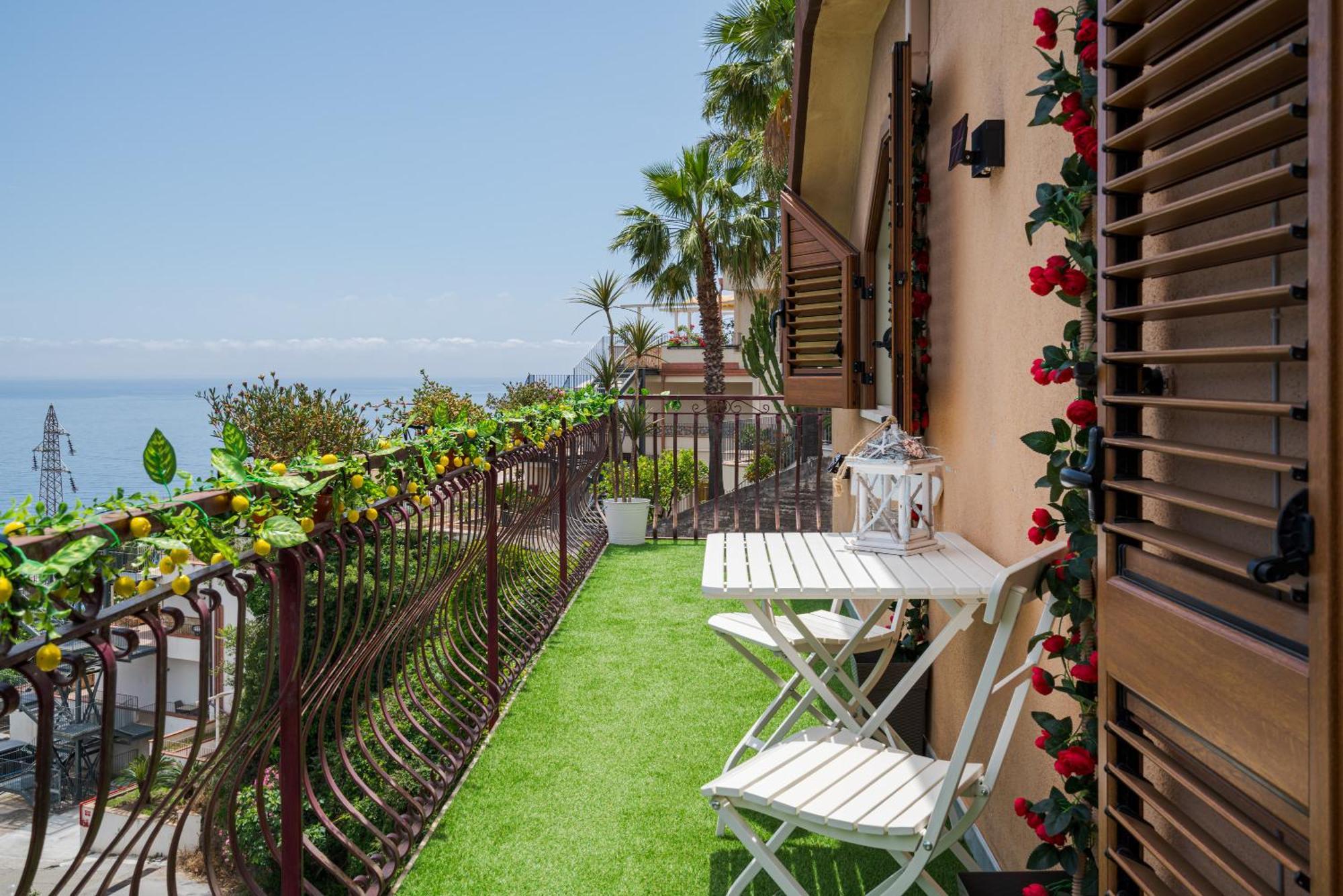 La Goccia Sul Mare Apartment Letojanni Exterior photo