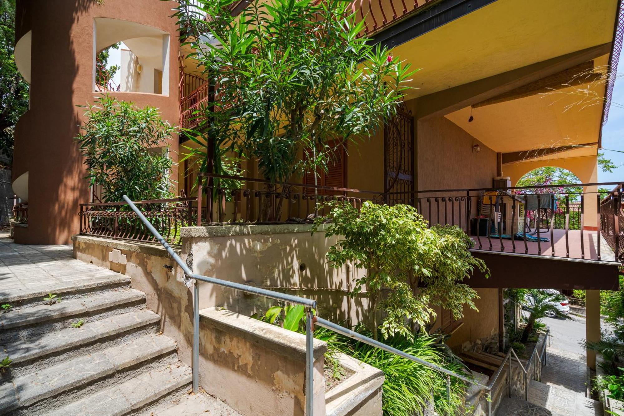 La Goccia Sul Mare Apartment Letojanni Exterior photo